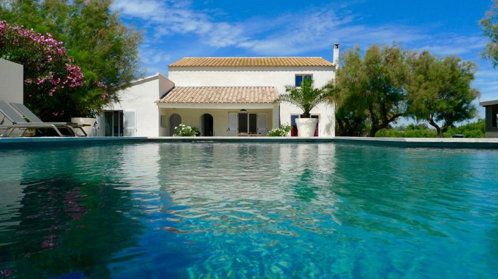 Mas Des Cabidoules Bed & Breakfast Saintes-Maries-de-la-Mer Exterior photo